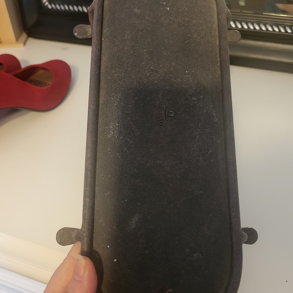 Elegant Black Cast Iron Bath Tray - Picture 2 of 3